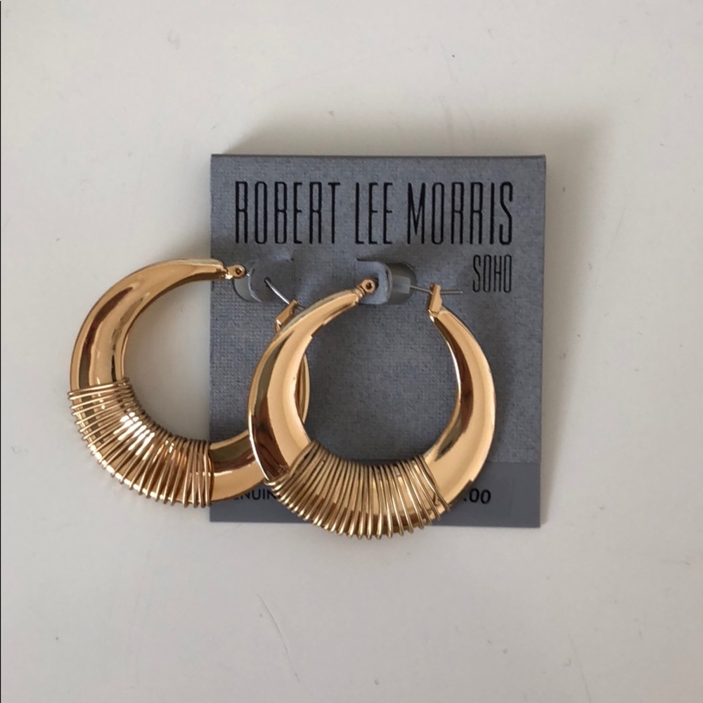 Genuine gold plated earrings with wire detail